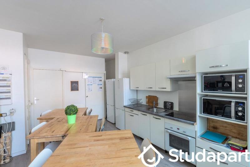 Chambre - 11 m² - 1 pièce