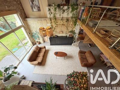 Maison - 217 m² - 6 pièces