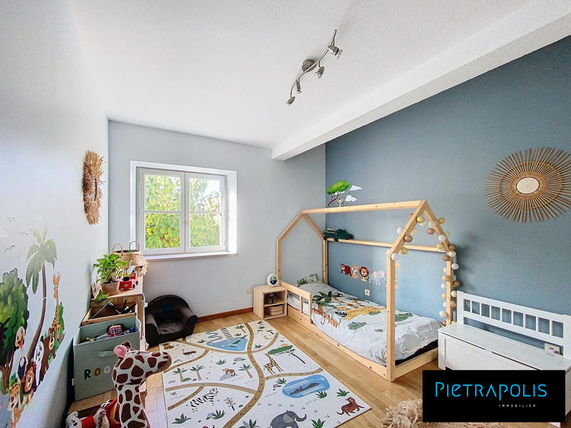 Maison - 236 m² - 7 pièces