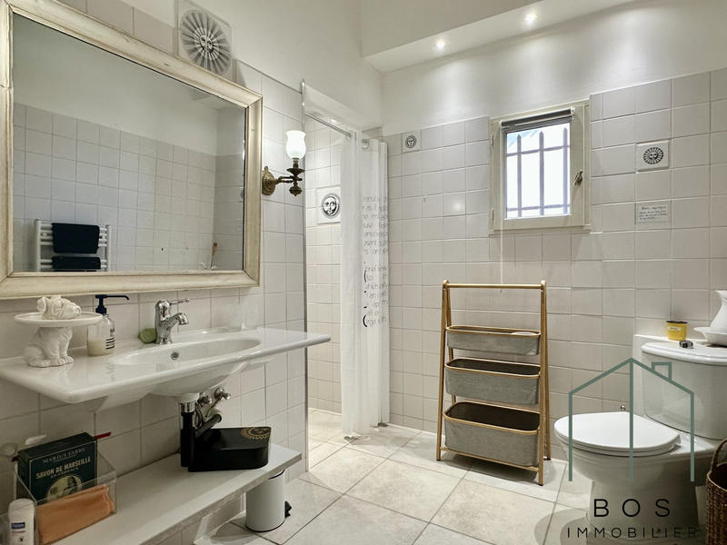 Villa - 297 m² - 6 pièces