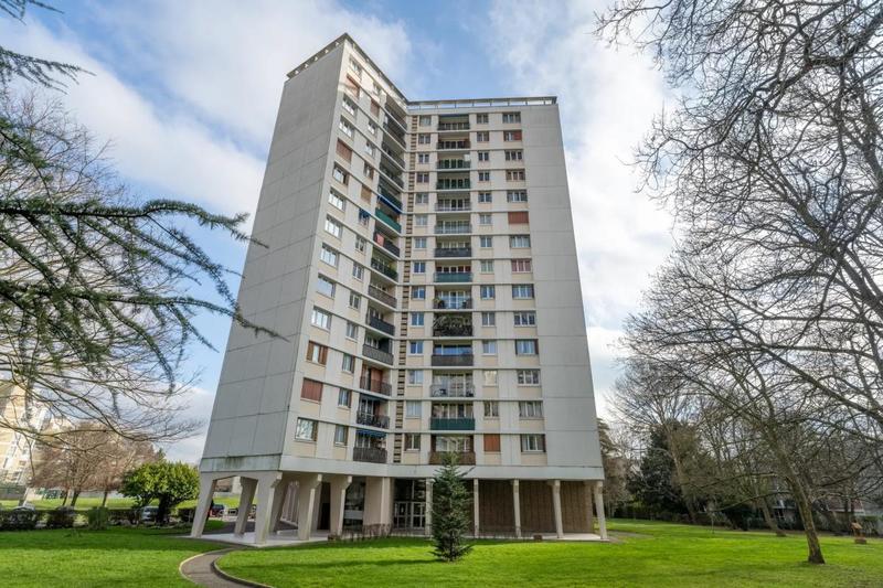 Appartement - 81 m² - 4 pièces