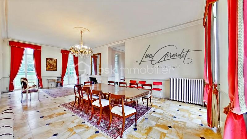 Château - 750 m² - 15 pièces