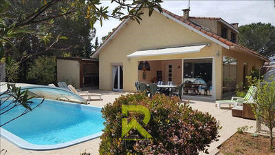 Propriété - 195 m² - 8 pièces