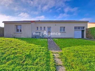 Maison traditionnelle - 99 m² - 4 pièces