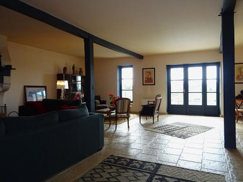 Maison - 273 m² - 8 pièces