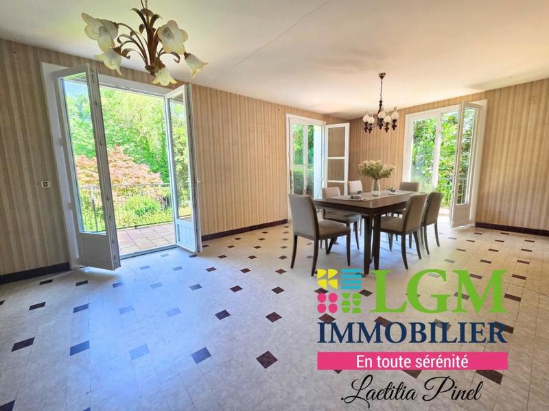 Maison - 204 m² - 6 pièces