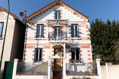 Maison - 130 m² - 6 pièces