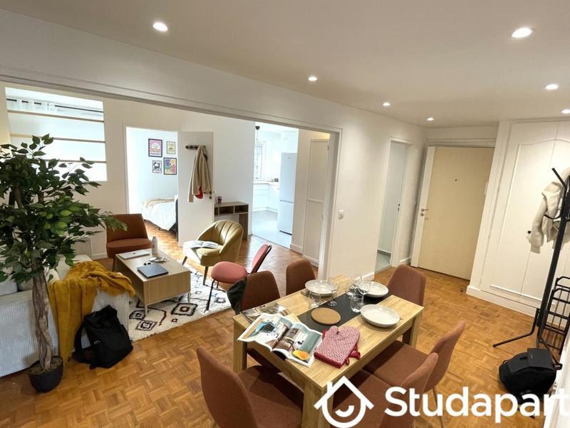 Chambre - 10 m² - 1 pièce