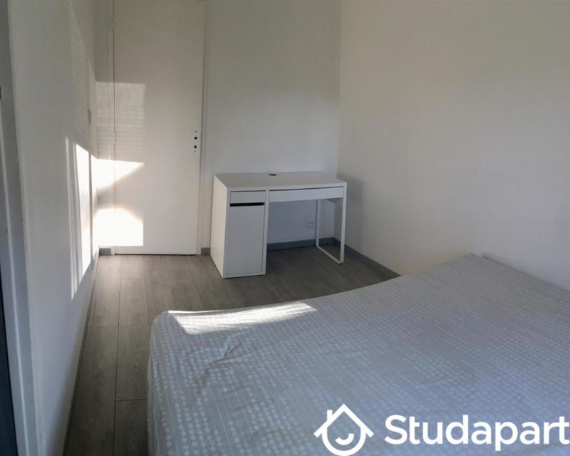 Chambre - 12 m² - 1 pièce