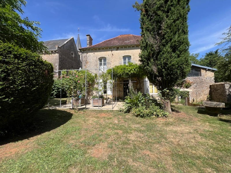 Maison - 235 m² - 7 pièces