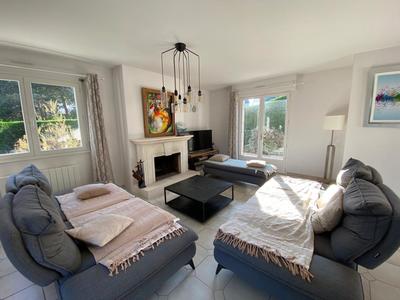 Villa - 220 m² - 7 pièces