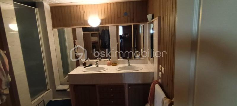 Maison - 230 m² - 11 pièces