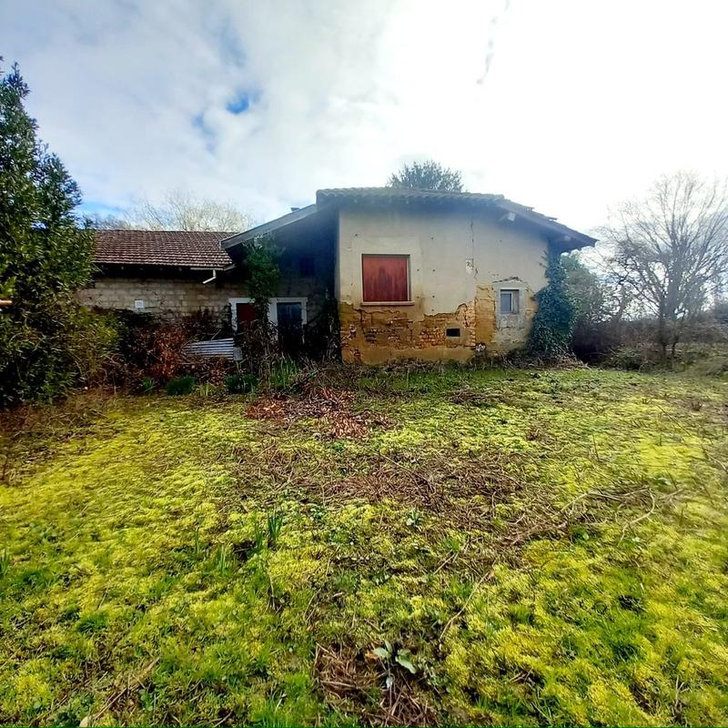 Maison - 300 m² - 4 pièces