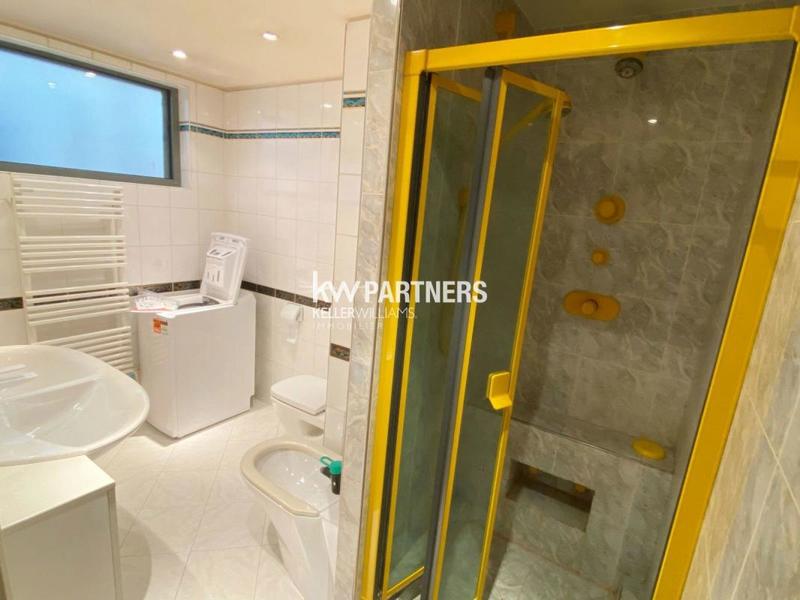 Appartement - 99 m² - 4 pièces