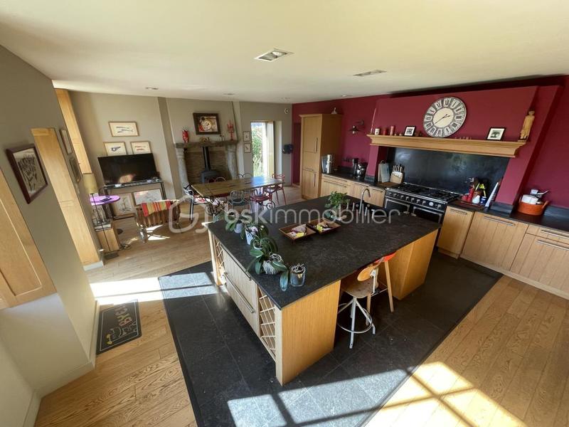 Demeure - 337 m² - 11 pièces