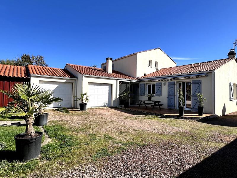 Maison - 143 m² - 6 pièces