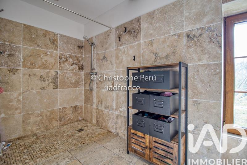 Maison - 229 m² - 9 pièces