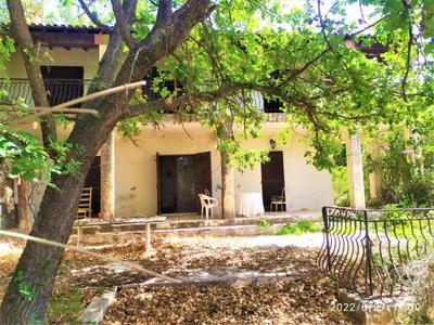 Maison - 220 m² - 8 pièces