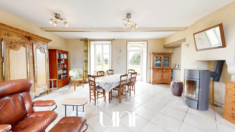 Maison - 330 m² - 10 pièces