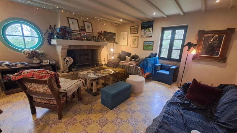 Propriété - 235 m² - 6 pièces