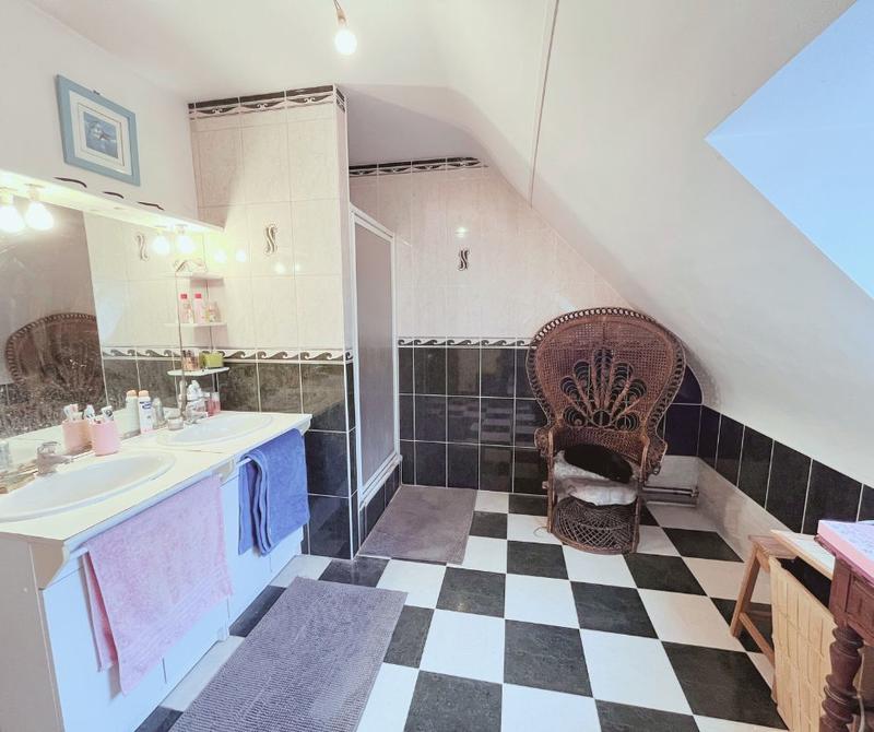 Maison - 145 m² - 7 pièces