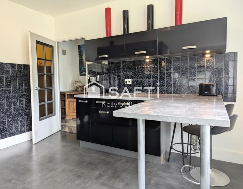 Maison - 175 m² - 9 pièces