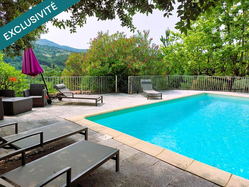 Maison - 204 m² - 8 pièces