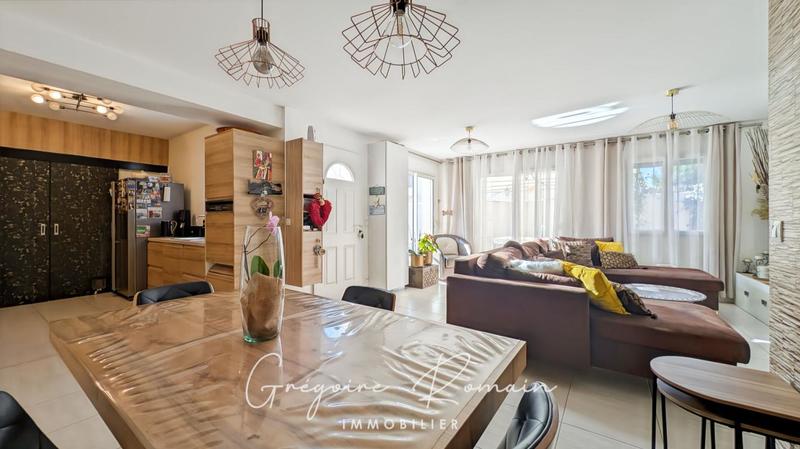 Maison - 90 m² - 4 pièces