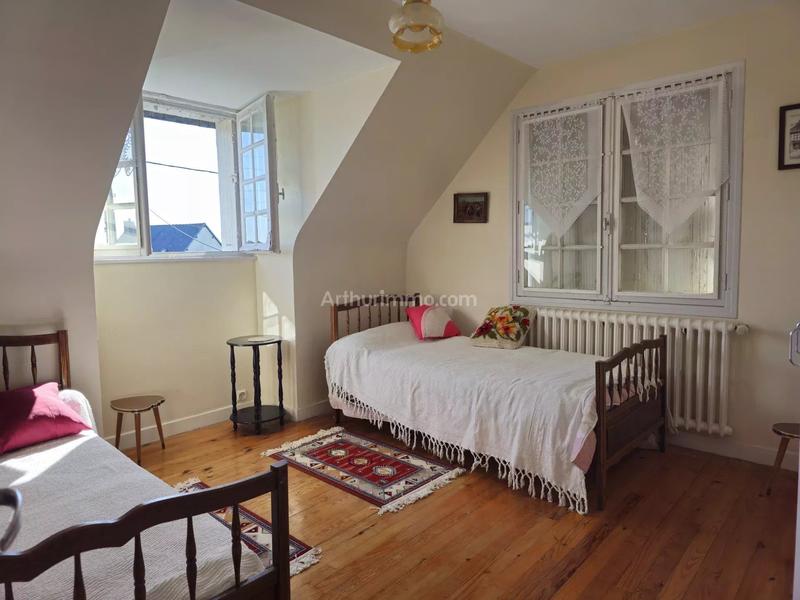 Maison - 140 m² - 8 pièces