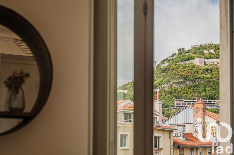 Appartement - 110 m² - 4 pièces