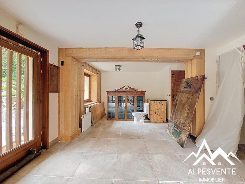 Maison - 249 m² - 9 pièces