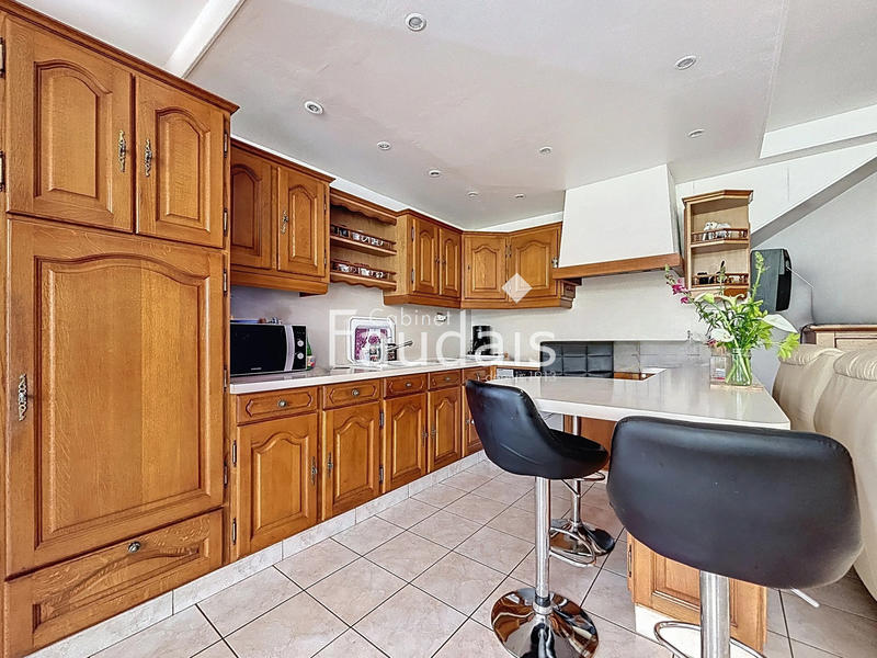 Maison - 195 m² - 7 pièces