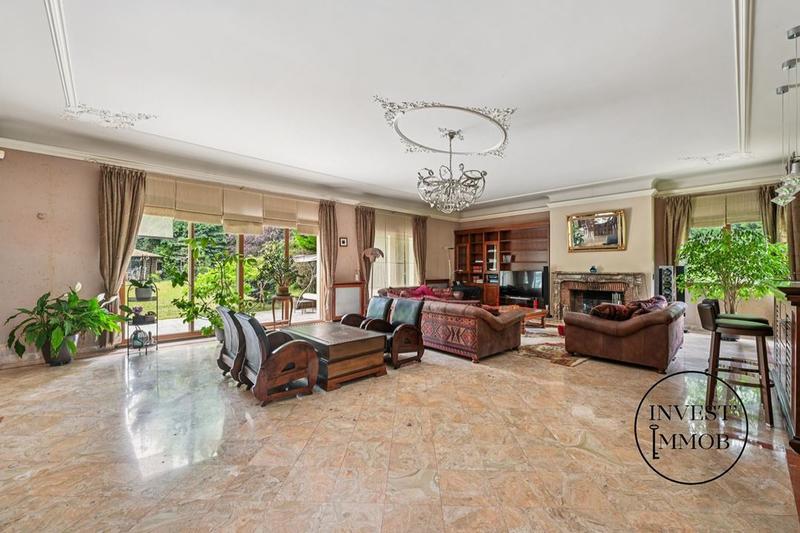 Maison traditionnelle - 365 m² - 12 pièces