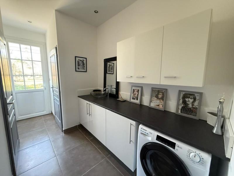 Maison - 211 m² - 8 pièces