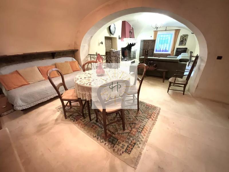 Maison - 195 m² - 7 pièces