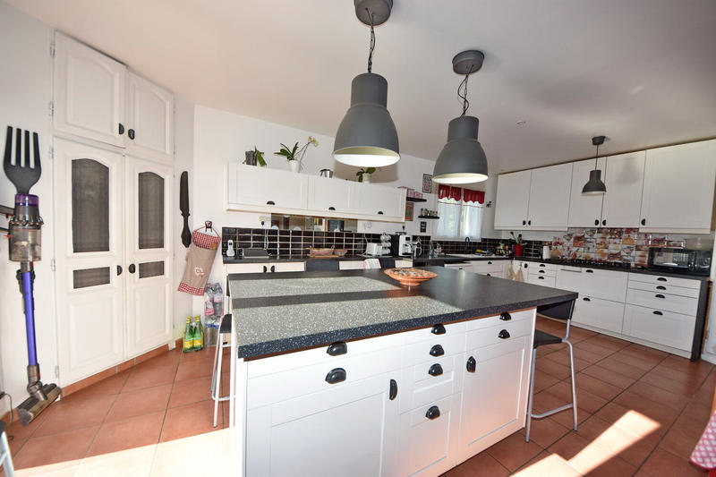 Maison - 161 m² - 7 pièces