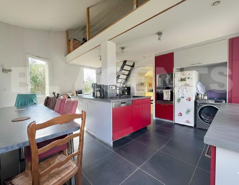 Maison - 172 m² - 7 pièces