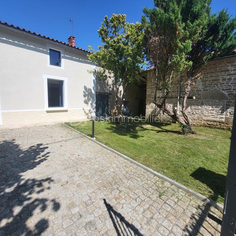 Maison en pierre - 175 m² - 6 pièces