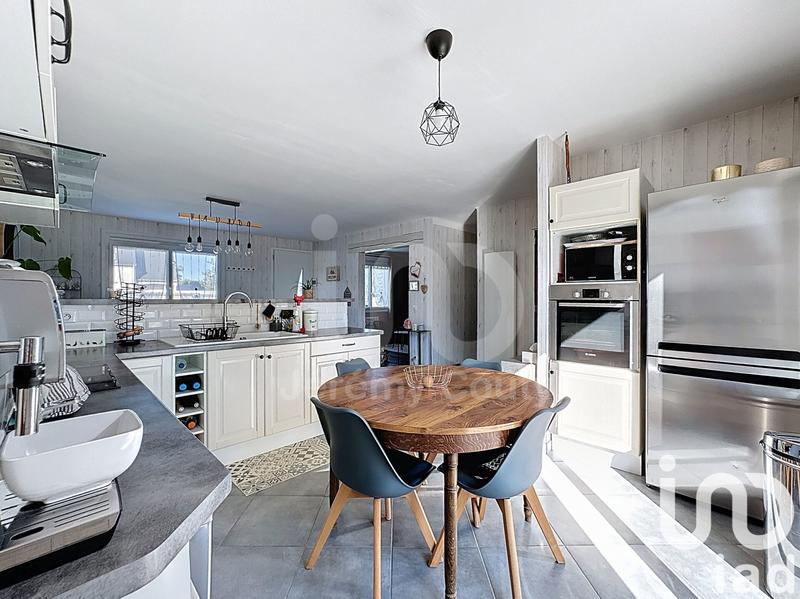 Maison - 98 m² - 5 pièces