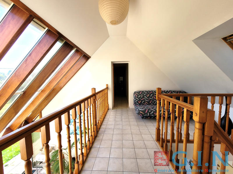 Maison - 215 m² - 9 pièces