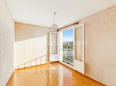 Appartement - 72 m² - 4 pièces