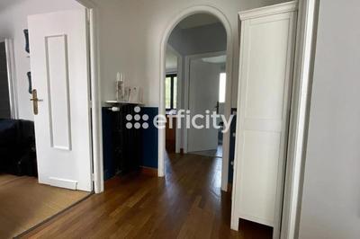 Maison - 167 m² - 8 pièces