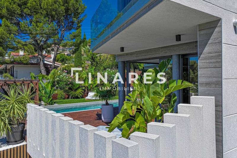 Villa - 250 m² - 6 pièces