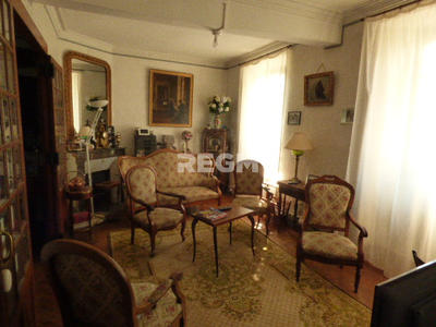 Maison - 330 m² - 12 pièces