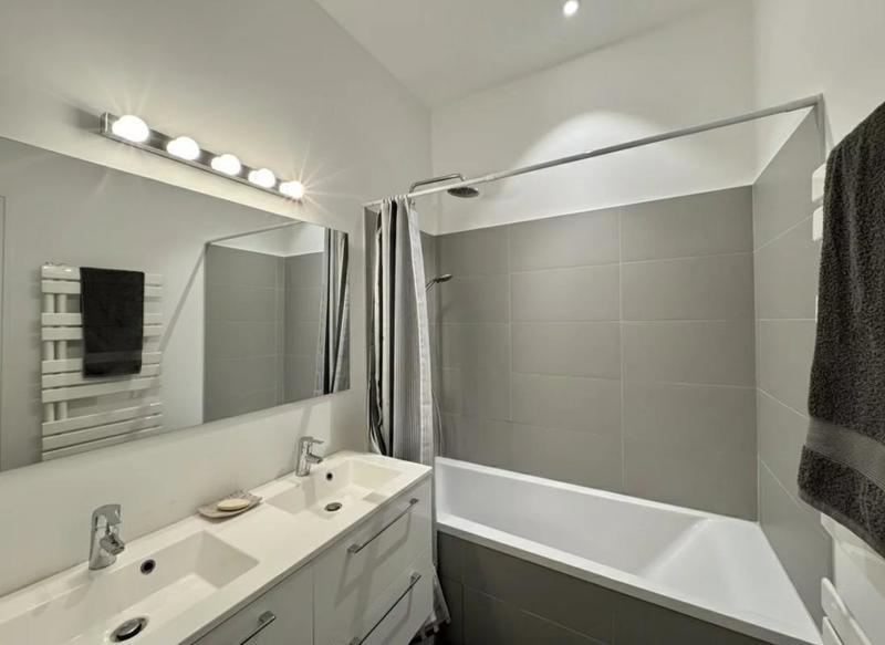 Appartement - 136 m² - 6 pièces