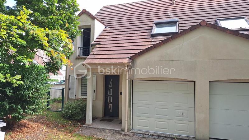 Maison traditionnelle - 85 m² - 5 pièces