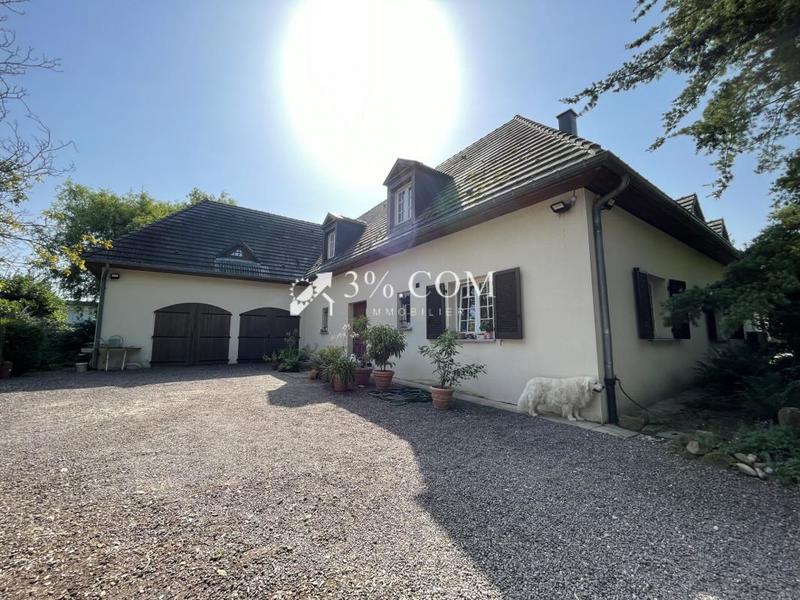 Propriété - 233 m² - 9 pièces