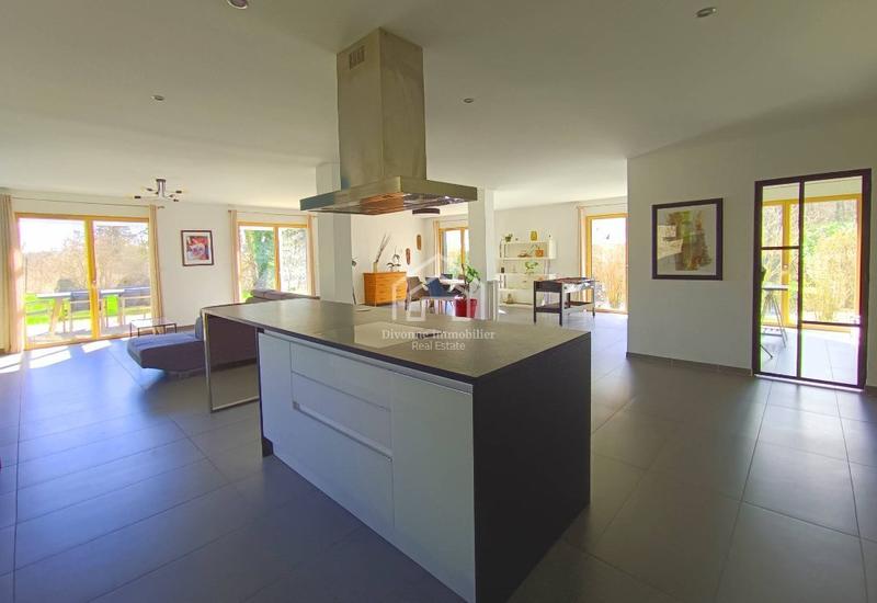 Villa - 236 m² - 5 pièces