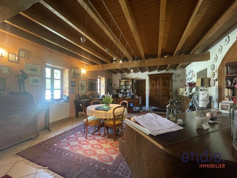 Maison - 230 m² - 10 pièces