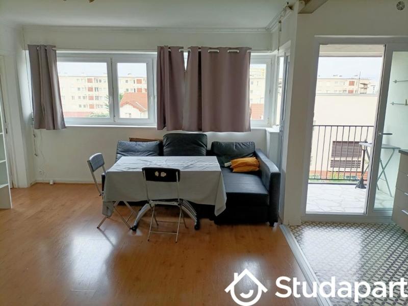 Chambre - 11 m² - 1 pièce